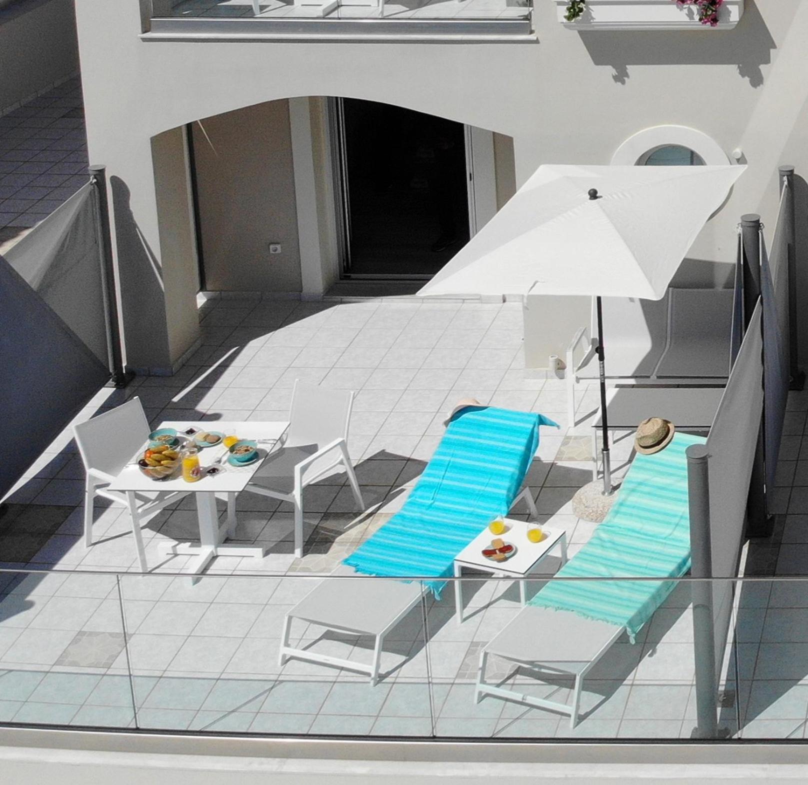 Sunrise Bay Apts Ajía Effimía Szoba fotó